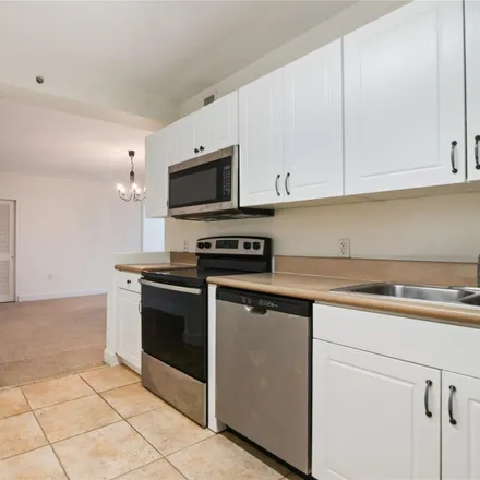 Image 5 - 401 69th Street, Atlantic Heights, Miami Beach, FL 33141, USA - Condo for rent