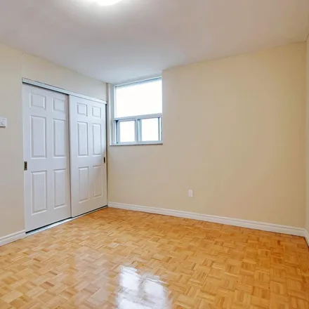 Image 2 - 263 Pharmacy Avenue, Toronto, ON M1L 3P1, Canada - Apartment for rent