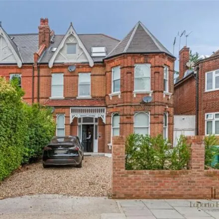 Image 8 - 33 The Avenue, Brondesbury Park, London, NW6 7NR, United Kingdom - Apartment for sale
