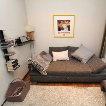 Rent this 2 bed apartment on Eschersheimer Landstraße 90 in 60322 Frankfurt, Germany