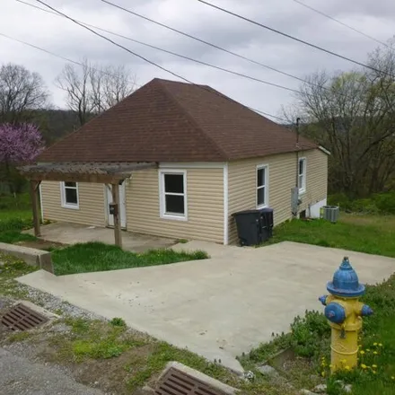Buy this 2 bed house on 898 Fifth Avenue in Frankfort, KY 40601