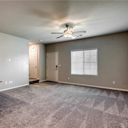 Image 7 - 7300 Sunray Point Street, North Las Vegas, NV 89084, USA - House for sale