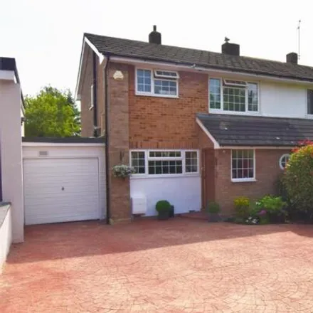 Buy this 3 bed duplex on Gilmour Rise in Billericay, CM12 9NB