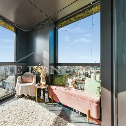 Image 4 - Madeira Tower, Ponton Road, Nine Elms, London, SW11 7DA, United Kingdom - Apartment for rent