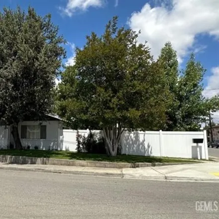 Image 3 - 2924 Lum Avenue, Bakersfield, CA 93304, USA - House for sale