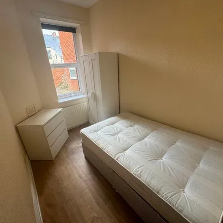 Image 9 - Simonside Terrace, Newcastle upon Tyne, NE6 5LA, United Kingdom - Apartment for rent