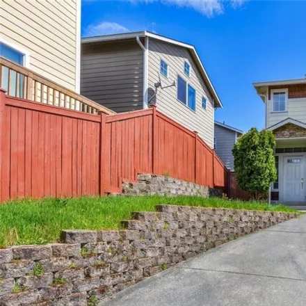 Buy this 3 bed house on 1607 95th Street Southwest in Everett, WA 98204