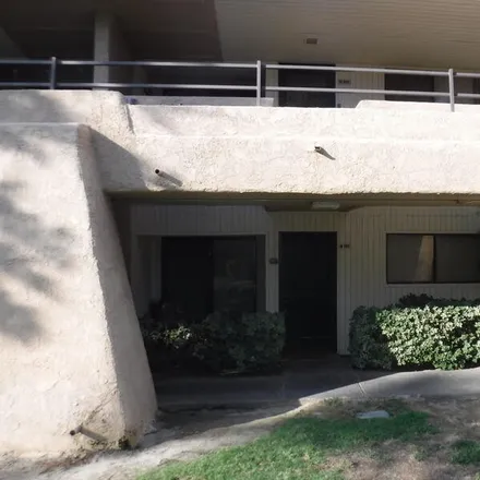 Rent this 1 bed condo on 615 North Ashurst Court in Palm Springs, CA 92262