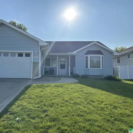 Buy this 4 bed house on 609 Lakeview Drive in North Sioux City, SD 57049