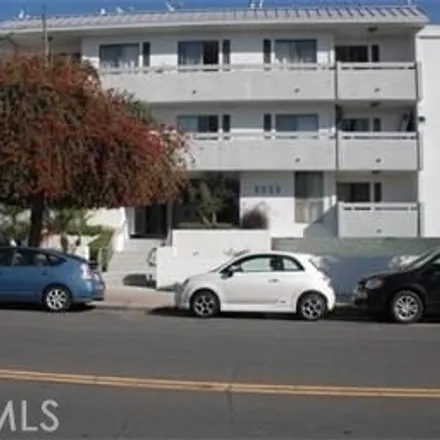 Rent this 1 bed apartment on 3rd Court in Santa Monica, CA 90401