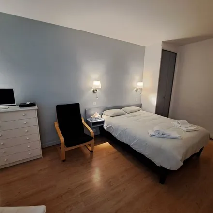 Rent this 1 bed apartment on Allée du Chanoine Bathias in 63140 Châtel-Guyon, France