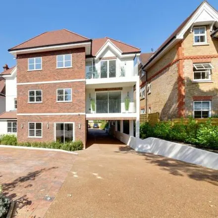 Rent this 1 bed apartment on 27-39 Hendon Lane in London, N3 3SQ