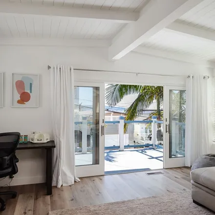 Rent this 3 bed apartment on 531 13th Street in Manhattan Beach, CA 90266