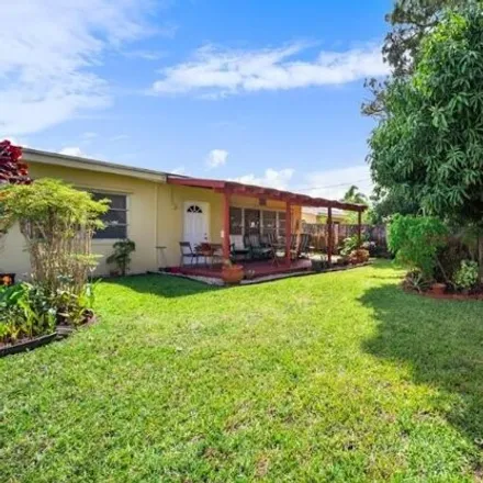 Image 9 - 691 Northeast 40th Street, Coral Heights, Oakland Park, FL 33334, USA - House for sale
