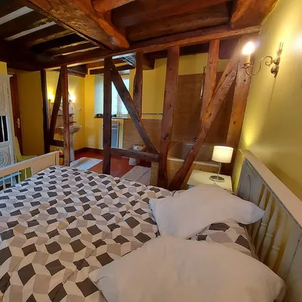 Rent this 3 bed townhouse on 53220 Saint-Mars-sur-la-Futaie