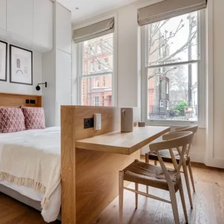 Rent this studio apartment on 38 Philbeach Gardens in London, SW5 9EZ