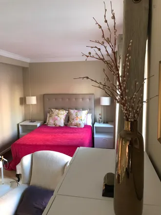 Rent this studio apartment on Rua Conde das Antas 67 in 1070-138 Lisbon, Portugal