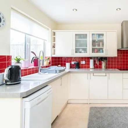 Buy this 3 bed duplex on Oxford Hill in Witney, OX28 3JR