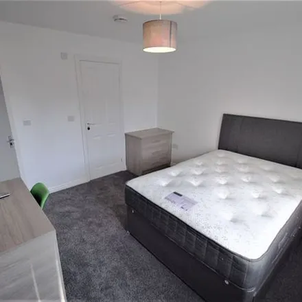 Rent this 6 bed apartment on 16 Cheshire Close in Coventry, CV3 1PY