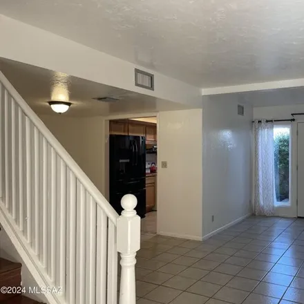 Image 7 - Montgomery and Associates, 1550 East Prince Road, Tucson, AZ 85719, USA - Townhouse for sale