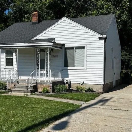 Image 2 - 29435 Little Mack Ave, Roseville, Michigan, 48066 - House for rent