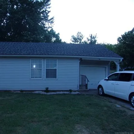 Buy this 2 bed house on 200 South D Avenue in Cleveland, Pawnee County