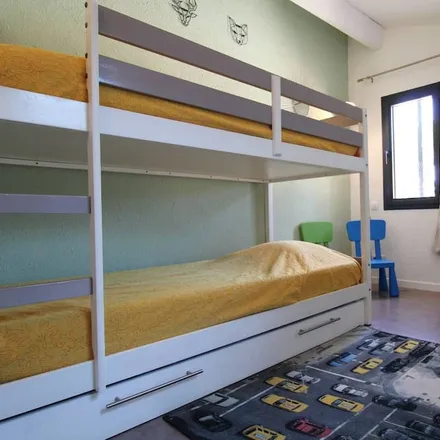 Rent this 2 bed apartment on Office de tourisme de Gassin in Aire de Loisirs, 83580 Gassin