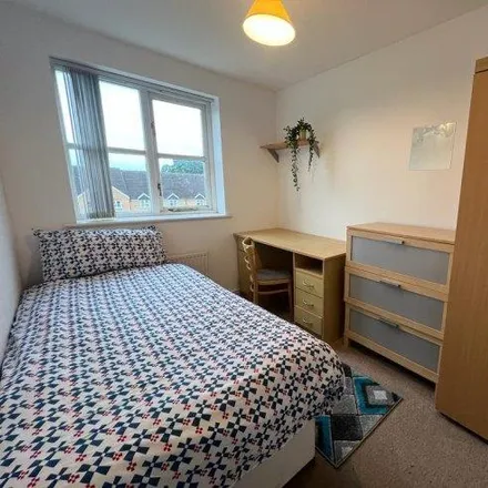 Rent this 8 bed townhouse on 13 Willow Way in Aldershot, GU12 4DT