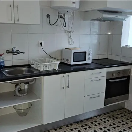 Rent this 5 bed apartment on Porto dos Gatos in Avenida de Rodrigues de Freitas 95, 4000-420 Porto