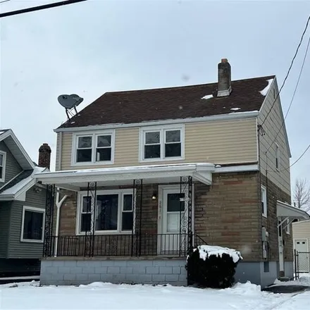 Buy this 3 bed house on 161 61st Street in City of Niagara Falls, NY 14304