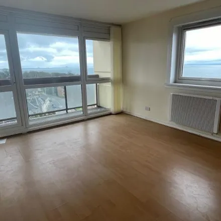 Image 8 - Ravens Craig, Kirkcaldy, KY1 2PD, United Kingdom - Apartment for rent