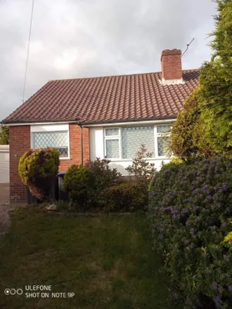 Rent this 1 bed room on Quantock Close in Worthing, BN13 2HG
