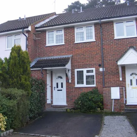 Rent this 2 bed townhouse on 43 Albert Road in Bagshot, GU19 5QL