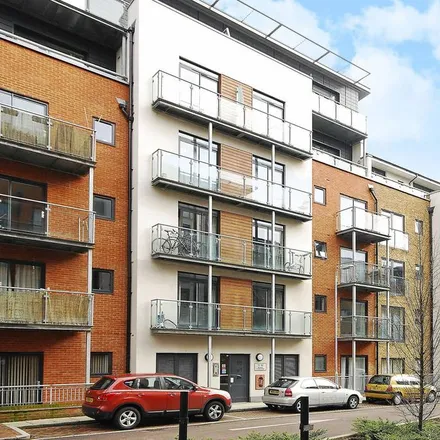 Rent this 1 bed apartment on Oakwood Close in London, SE13 6TL