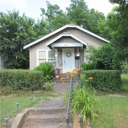 Buy this 2 bed house on 609 North Oklahoma Avenue in Shawnee, OK 74801