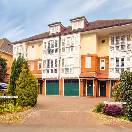 Rent this 4 bed townhouse on Hill View Road in Old Woking, GU22 7NP