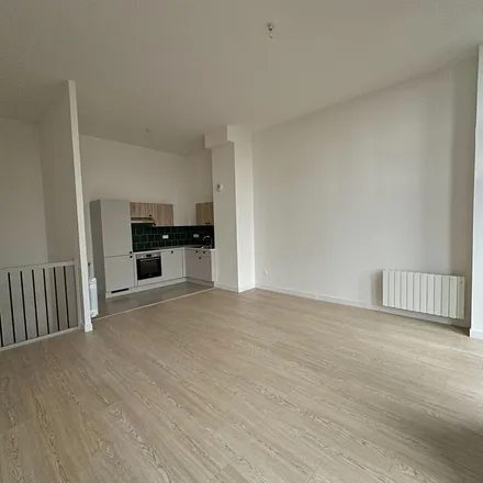 Rent this 4 bed apartment on 19 Rue de Dunkerque in 59280 Armentières, France