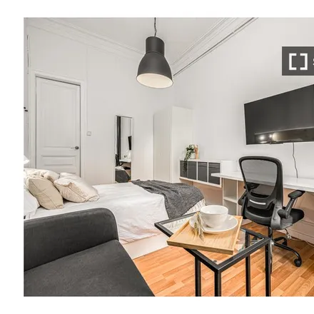 Rent this 7 bed room on Carrer de Julià Portet in 2, 08003 Barcelona
