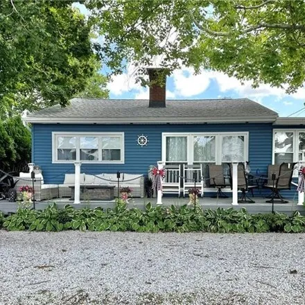 Rent this 3 bed house on 54 Hartford Avenue in Saybrook Manor, Old Saybrook
