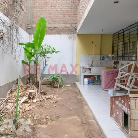 Image 2 - Calle Mariana Mendigure, Carabayllo, Lima Metropolitan Area 15316, Peru - House for sale