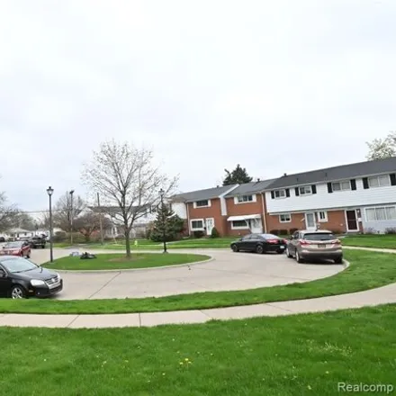 Image 5 - 20100 Merle Court, Clinton Township, MI 48035, USA - Townhouse for sale