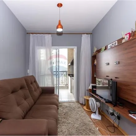 Buy this 2 bed apartment on Rua Lázaro Suave in Umuarama, Osasco - SP