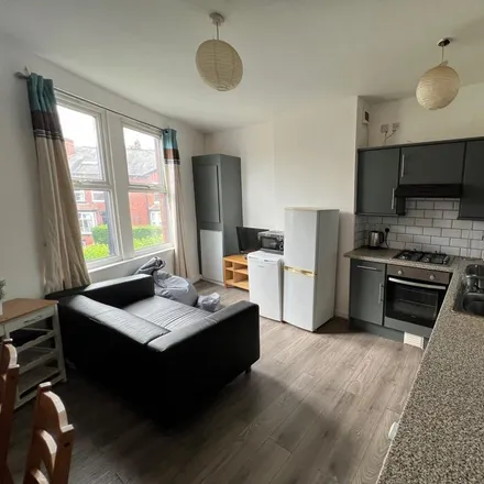 Rent this 3 bed house on Beechwood Road in Leeds, LS4 2LL