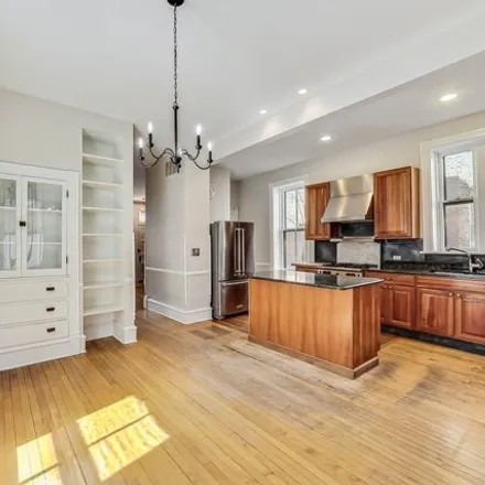 Image 4 - 855 North Mozart Street, Chicago, IL 60622, USA - House for sale