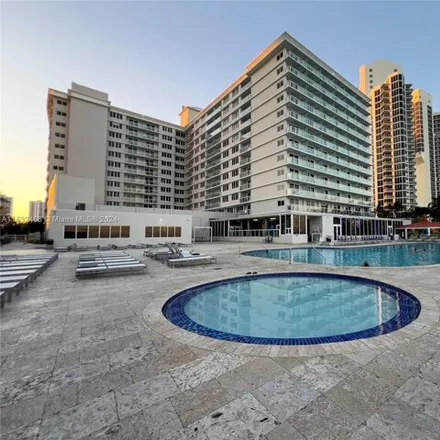 Image 1 - Ramada Plaza Marco Polo Beach Resort, 19201 Collins Avenue, Golden Shores, Sunny Isles Beach, FL 33160, USA - Condo for rent