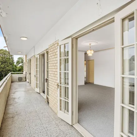 Rent this 3 bed apartment on 99 Moreton Street in New Farm QLD 4005, Australia