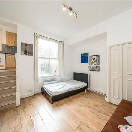 Rent this studio loft on 4 Collingham Place in London, SW5 0TF