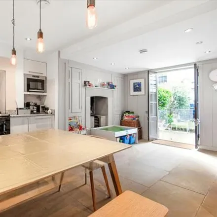 Image 4 - 33 Turner Street, St. George in the East, London, E1 2AE, United Kingdom - Townhouse for sale