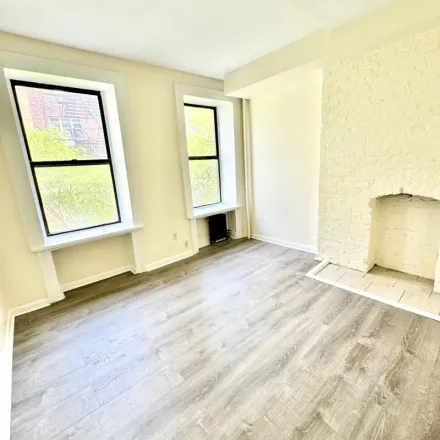 Image 4 - 424 East 83rd Street, New York, NY 10028, USA - Apartment for rent