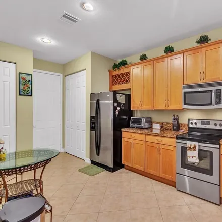Image 9 - 6305 Oxford Circle, Indian River County, FL 32966, USA - Townhouse for sale